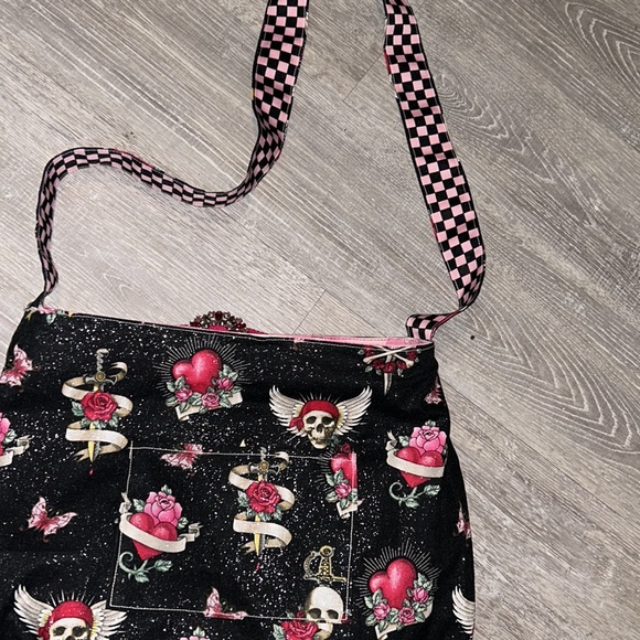 BETSEY JOHNSON MEETS VANS MEETS ED HARDY vibes   Unique bag for sure - Picture 3 of 12